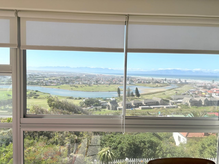 To Let 3 Bedroom Property for Rent in Muizenberg Western Cape